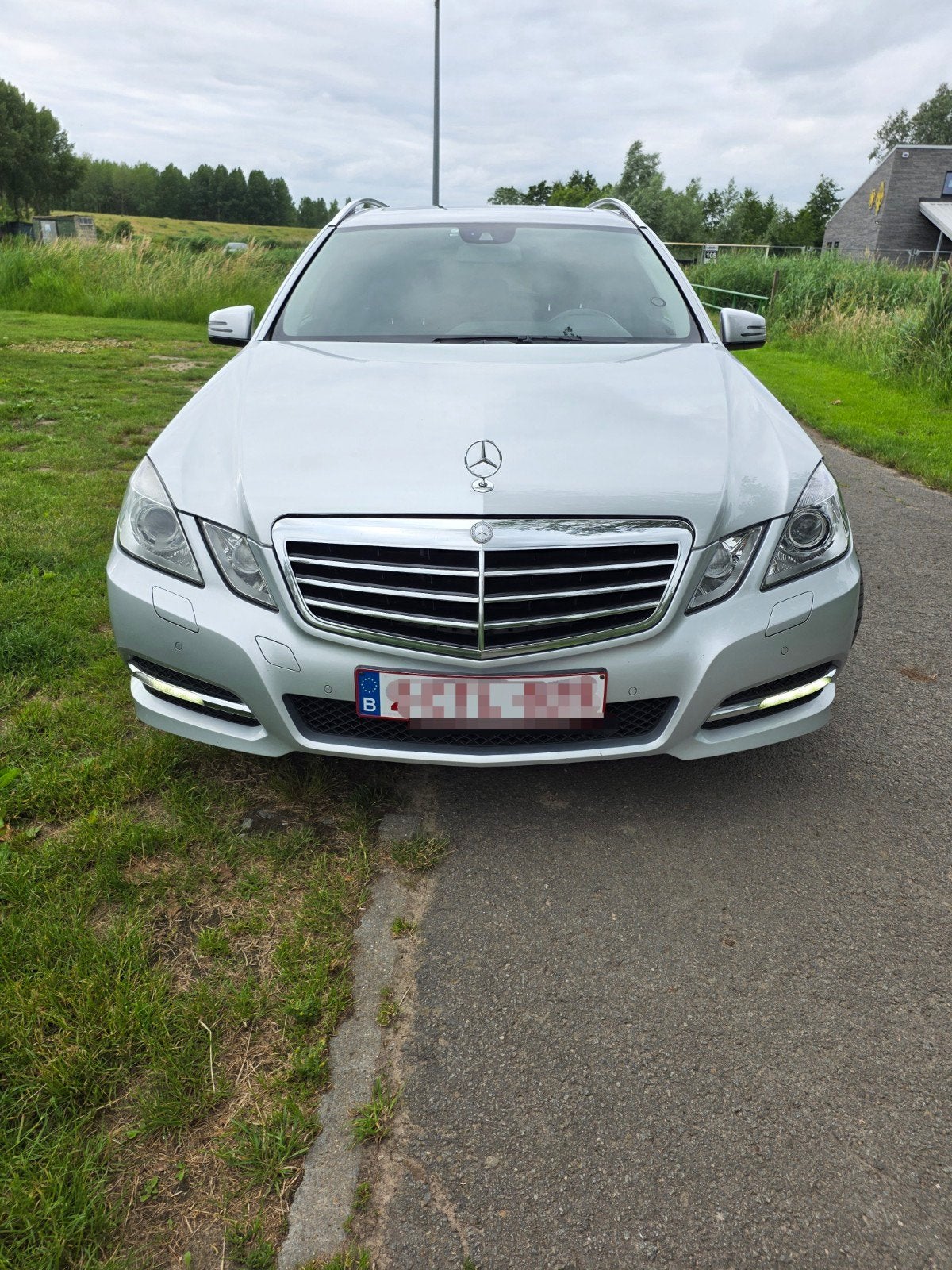 Mercedes E220, Cuir, Achat, Carnet d'entretien, Noir