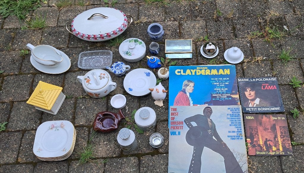 Lot brocante n1 (porcelaines, vinyls..), Divers, Lots de brocante, Enlèvement, Utilisé