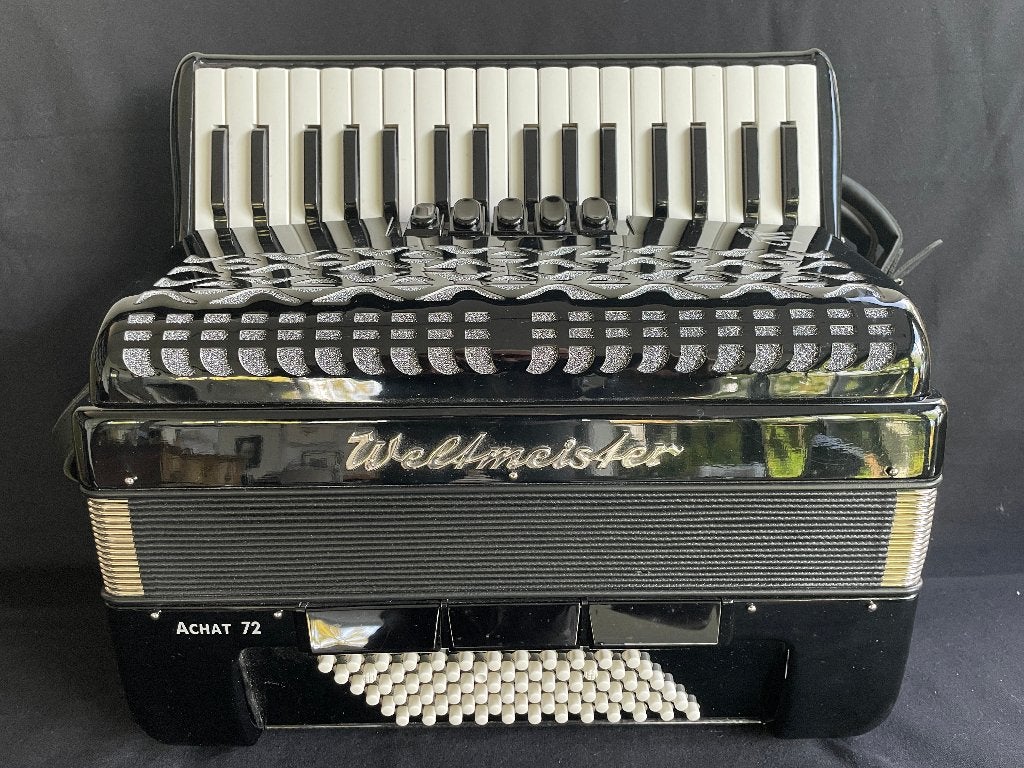Z.g.a.n. duitse Weltmeister Achat accordeon .72 bas.Licht., Musique & Instruments, Enlèvement ou Envoi, Avec valise, Comme neuf
