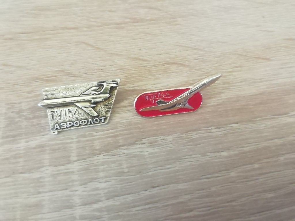 2 pins Russische vliegtuigen, Enlèvement ou Envoi