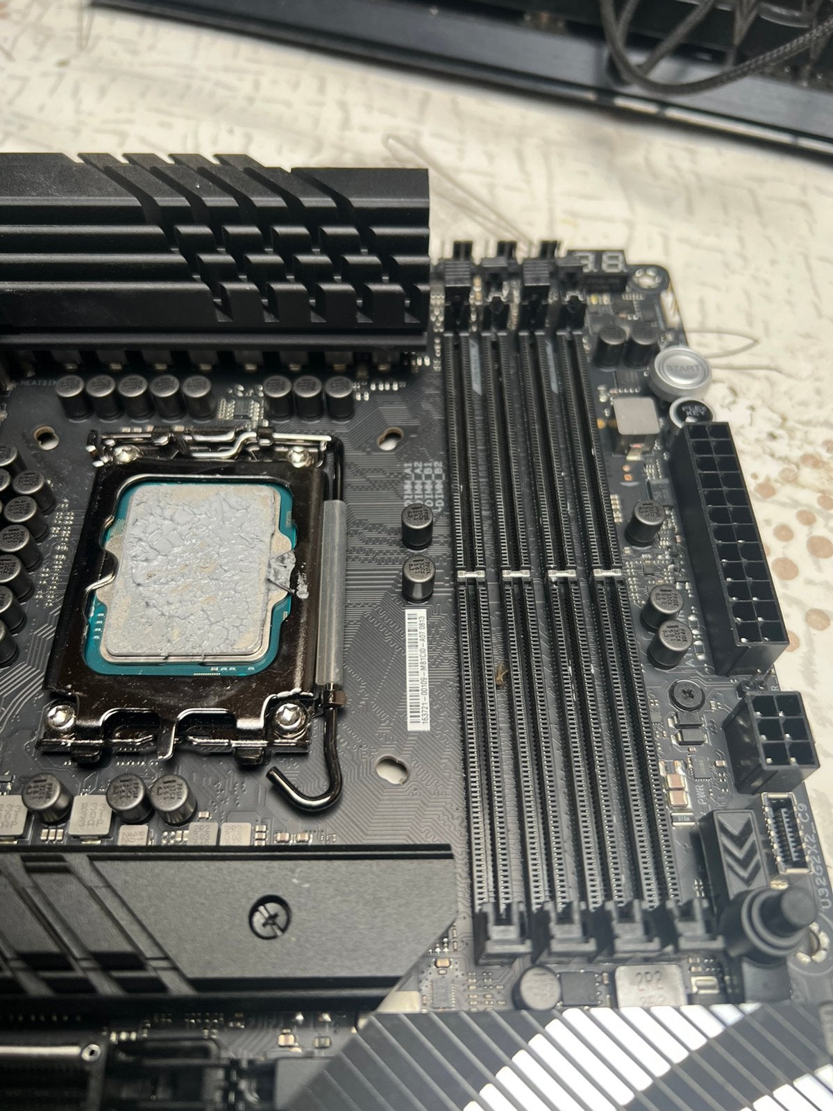 Asus Z790 Hero In Zeer Goede Staat En Ook De CPU Is Er Bij, Computers en Software, Ophalen of Verzenden, Gebruikt, Intel, DDR5