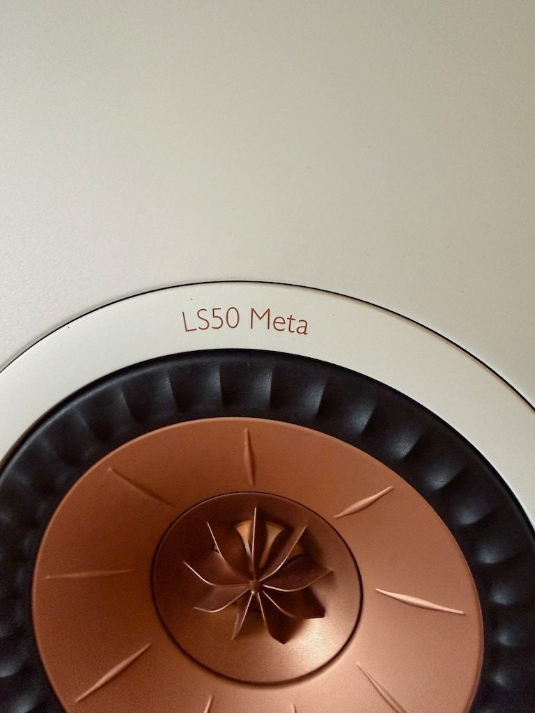 KEF LS50 meta wit, Audio, Tv en Foto, Luidsprekerboxen, Ophalen, Zo goed als nieuw, 60 tot 120 watt, KEF
