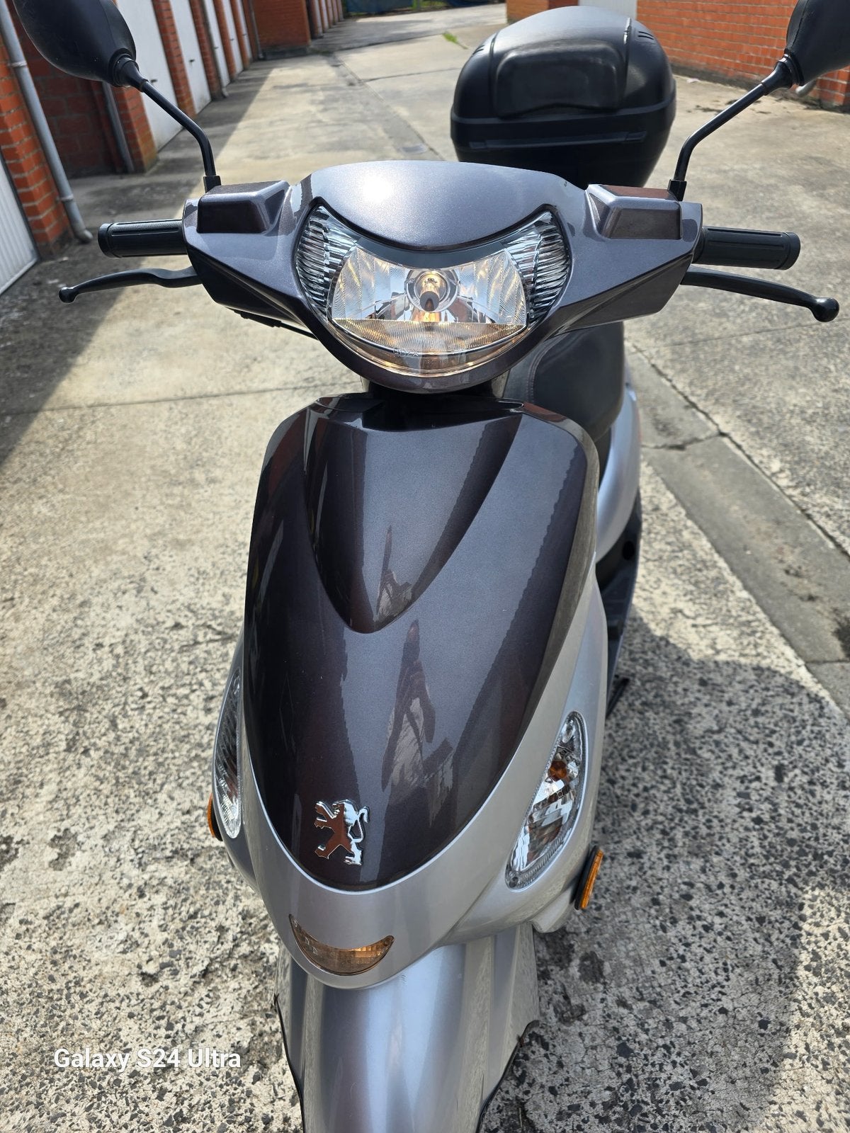 Peugeot v clic, Vélos & Vélomoteurs, Scooters | Peugeot, Enlèvement, Comme neuf