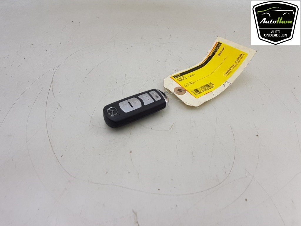 SLEUTEL Mazda 6 (GJ / GH / GL) (|GHY5675DY|), Auto-onderdelen, Hitdorfer Straße 73
51371  Leverkusen, DE, Gebruikt, Mazda, Info@mazda.de