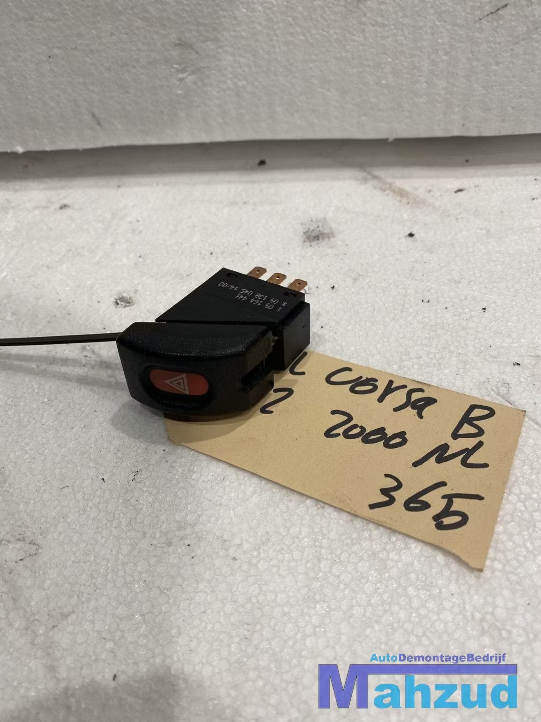 OPEL CORSA B Alarmlicht schakelaar 1994-1999 09164441, Opel Automobile GmbH, Opel, Bahnhofsplatz 1
65423  Russelsheim am Main, DE