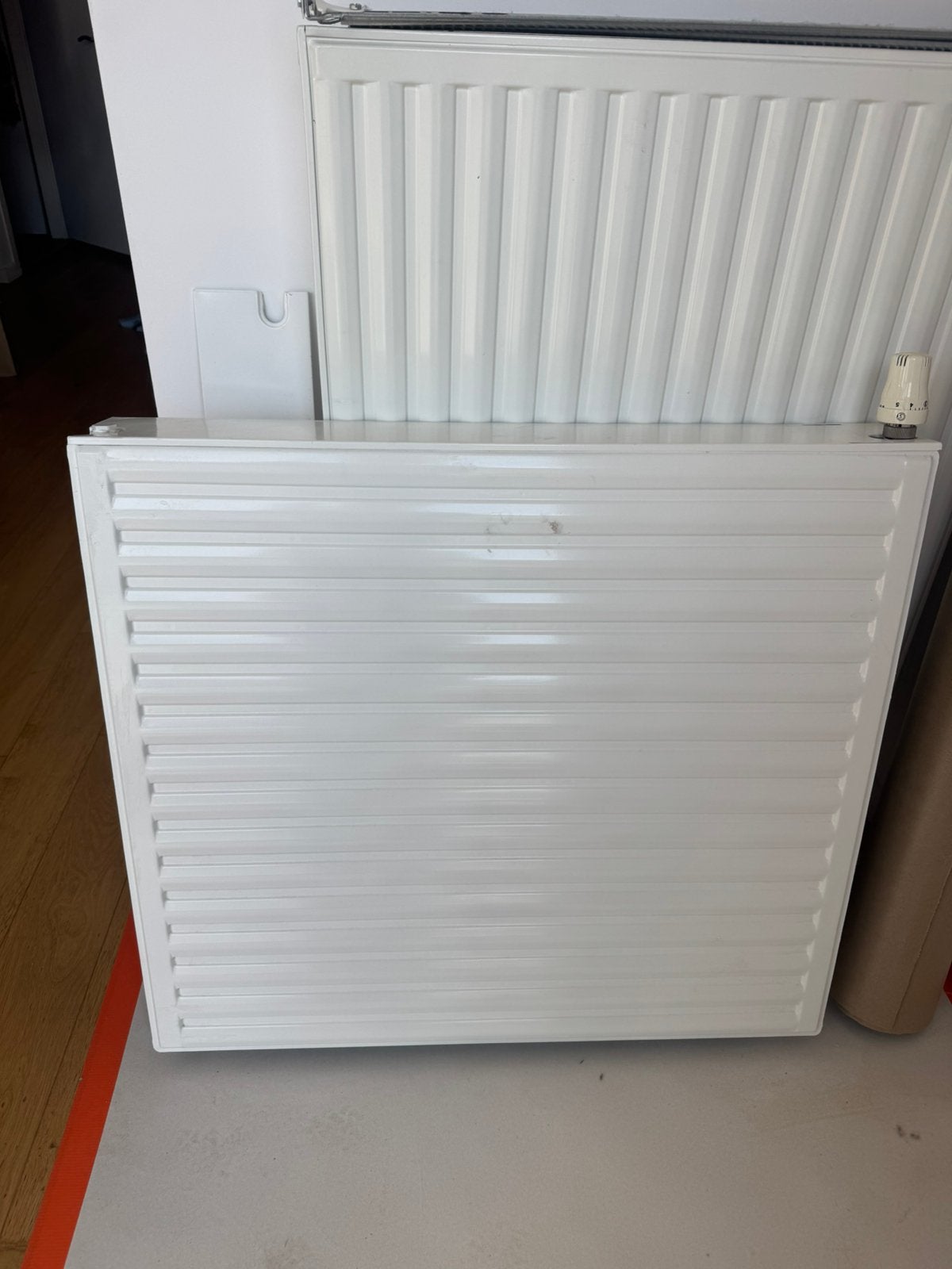 Radiateur acier blanc 100 x 80cm avec thermostat et fixation, Bricolage & Construction, Enlèvement, Comme neuf, Radiateur