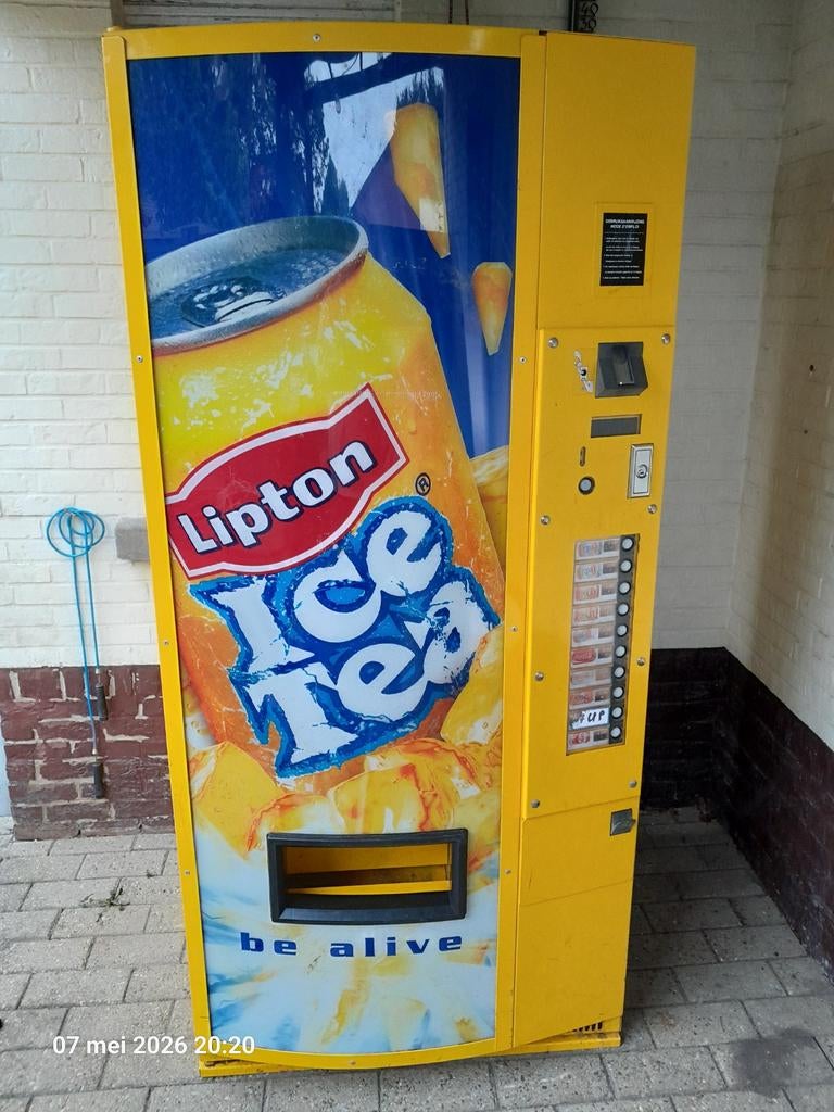 Drank automaat, Ophalen