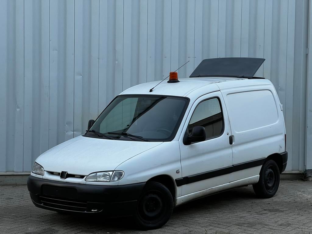 - Peugeot Partner - 1.9 Diesel - Lichtvracht - 51KW -Dakluik, Voorwielaandrijving, Stof, Zwart, 4 cilinders