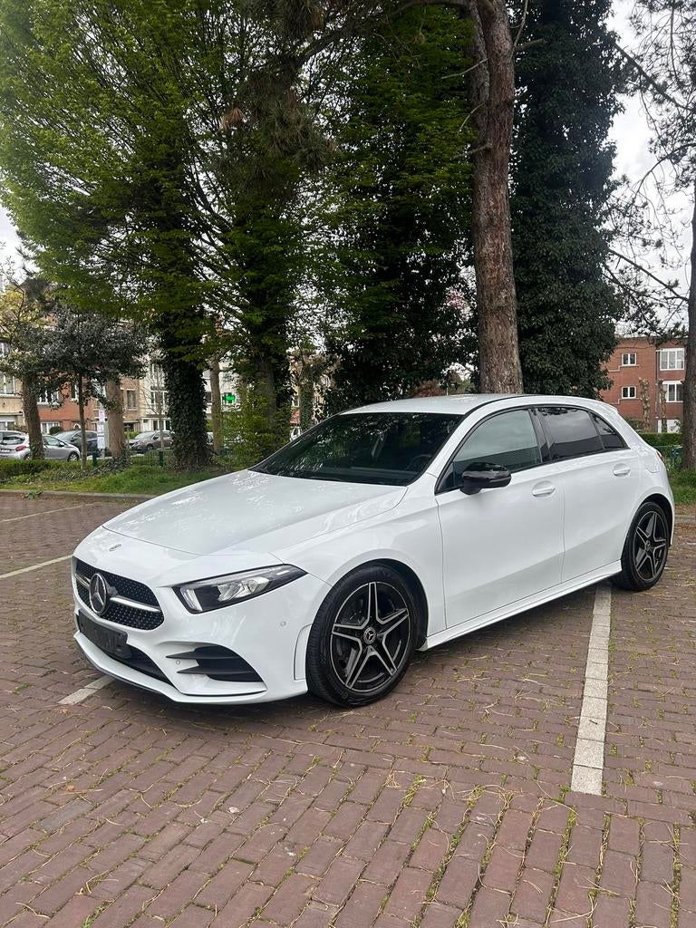 MERCEDES A 180D//2021//83000 KM//AUTO//AMG LINE-PAKKET, Auto's, Automaat, Lichtsensor, Wit, Diesel