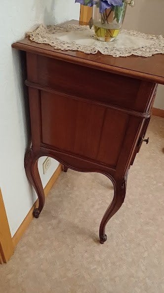 petite table de chevet, 70 cm ou plus, Moins de 45 cm, Enlèvement, Utilisé