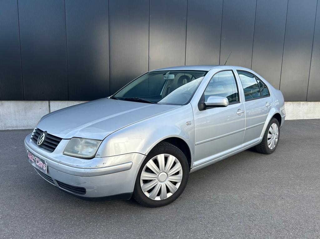 Volkswagen Bora 1.6i / in goede staat, Auto's, Volkswagen, Stof, Bedrijf, 5 deurs, Parkeersensor