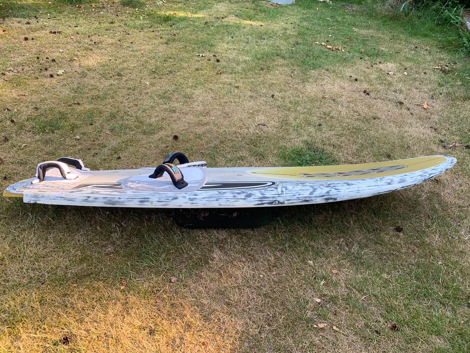 RRD slalom board : snel surfen voor weinig geld, Watersport en Boten, Windsurfen, Ophalen, Gebruikt, Minder dan 250 cm, RRD