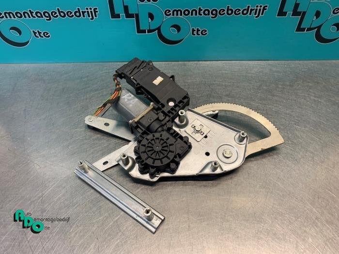 Mécanique vitre 2portes arrière droite d'un Volkswagen Gol, Volkswagen, -, 3 mois de garantie, Utilisé
