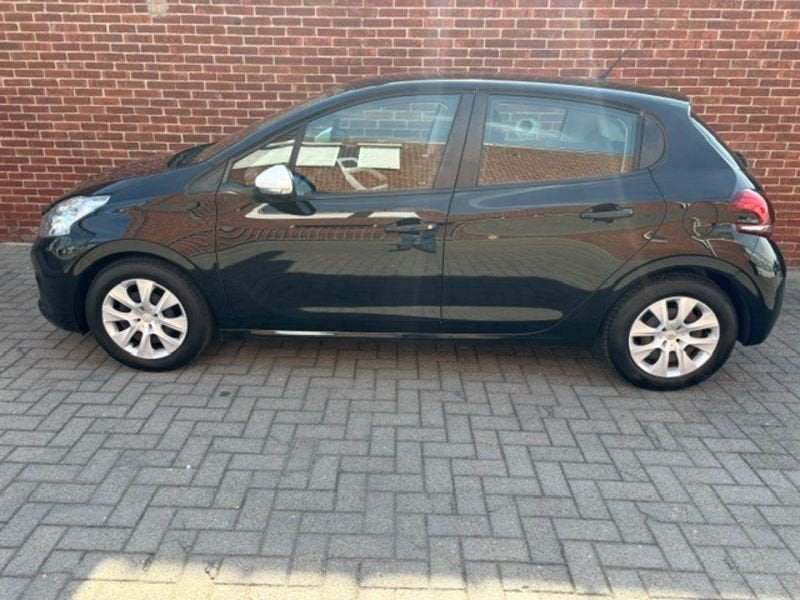 Peugeot 208 PureTech Access, Voorwielaandrijving, Stof, Gebruikt, Euro 6