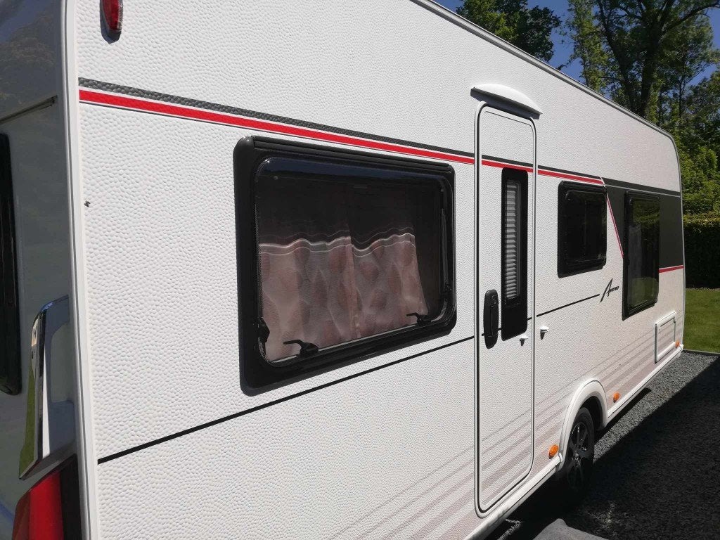 Burstner 485 TS caravan, Rondzit, Lengtebed, Particulier, 6 tot 7 meter