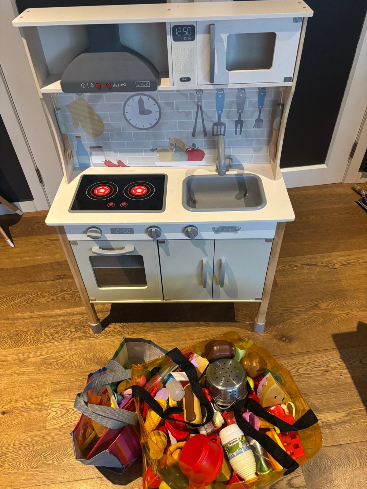 Keukentje met toebehoren, Ophalen, Zo goed als nieuw