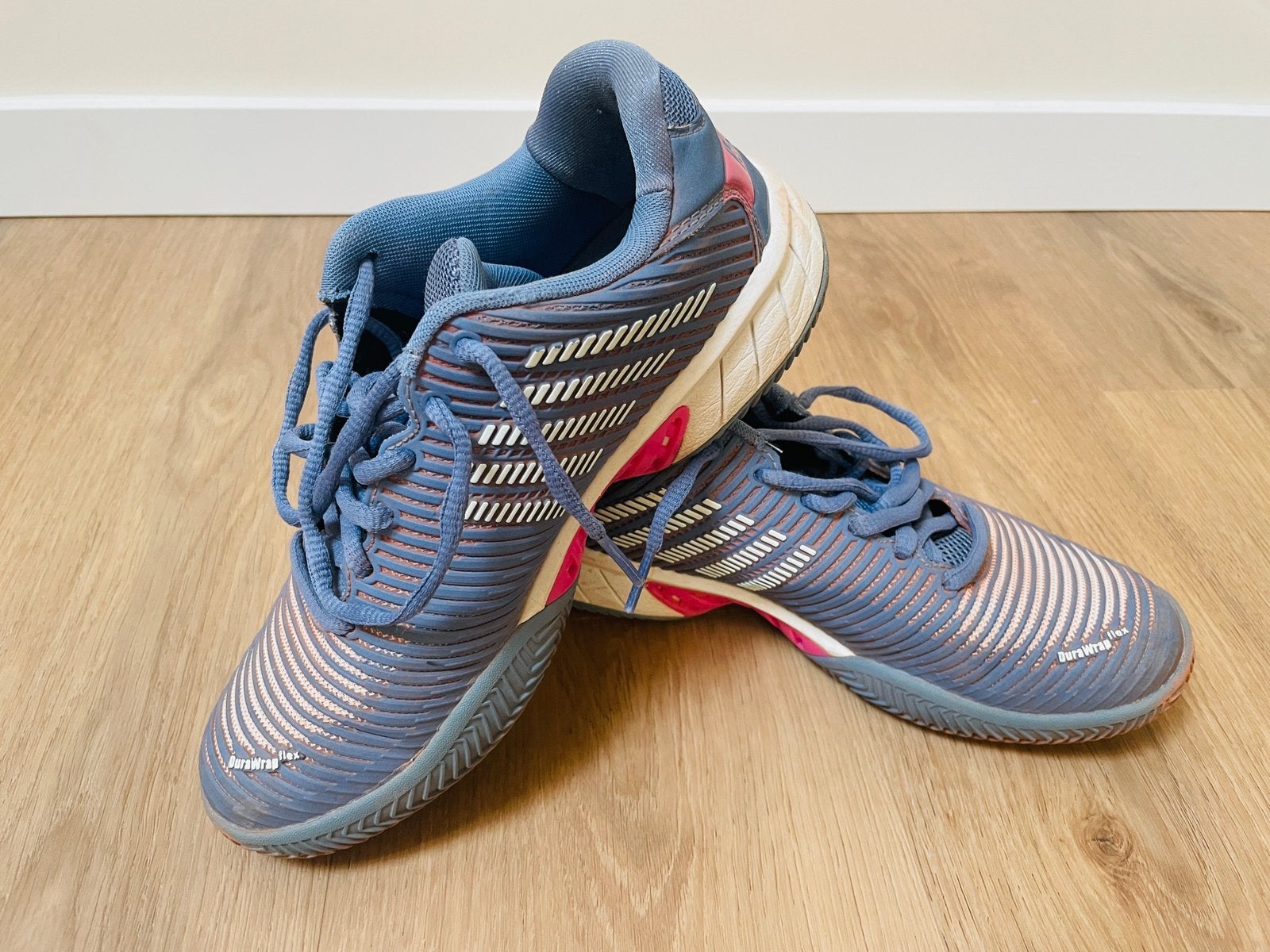 K-Swiss Hypercourt Express 2 tennisschoenen – Maat 37, Ophalen of Verzenden, Zo goed als nieuw, K-Swiss