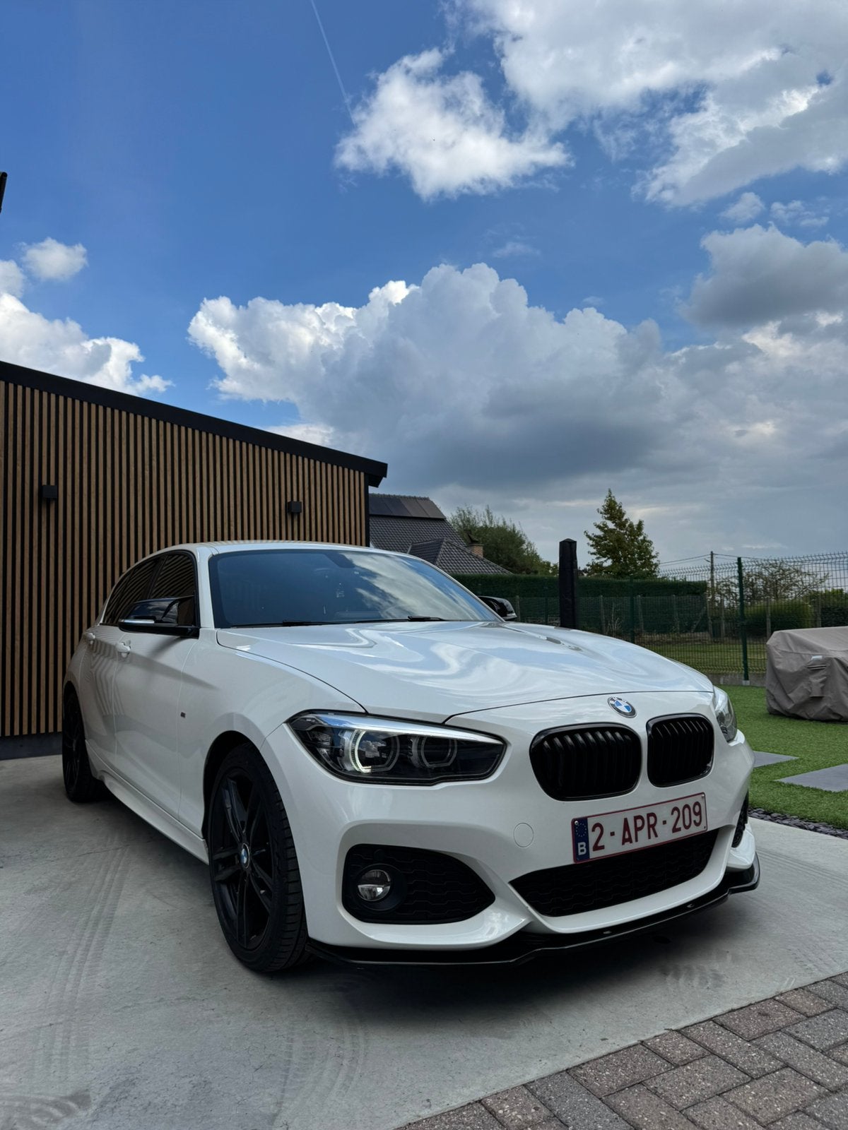 BMW 118i met 140i look, Auto's, Euro 6, Alcantara, Wit, Handgeschakeld