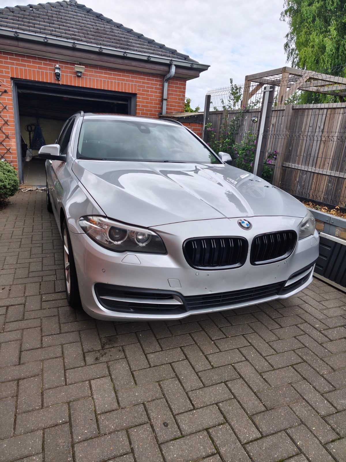 BMW f11 520da 2016, Automaat, Achterwielaandrijving, Bi-Xenon koplampen, 5 deurs