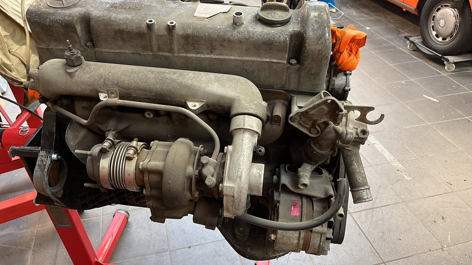 Mercedes OM617 turbodiesel motor, Autos : Pièces & Accessoires, Enlèvement