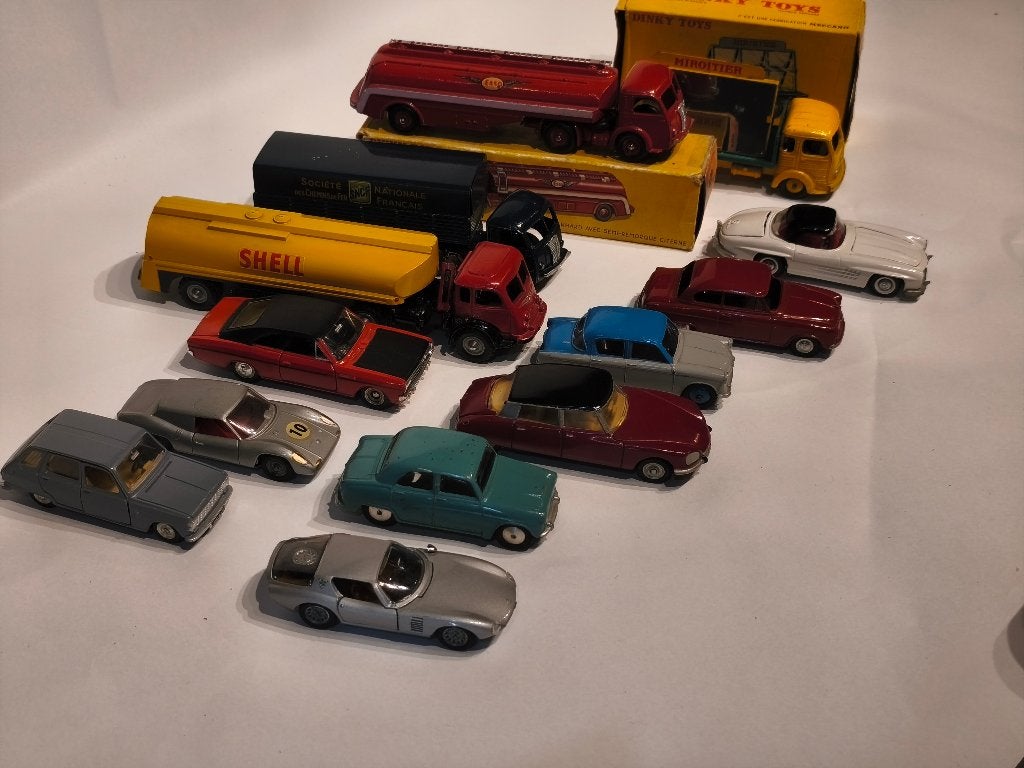 Différentes DINKY, CORGI, TEKNO, Marklin, POLITOYS a, Enlèvement ou Envoi, Utilisé, Voiture, Dinky Toys