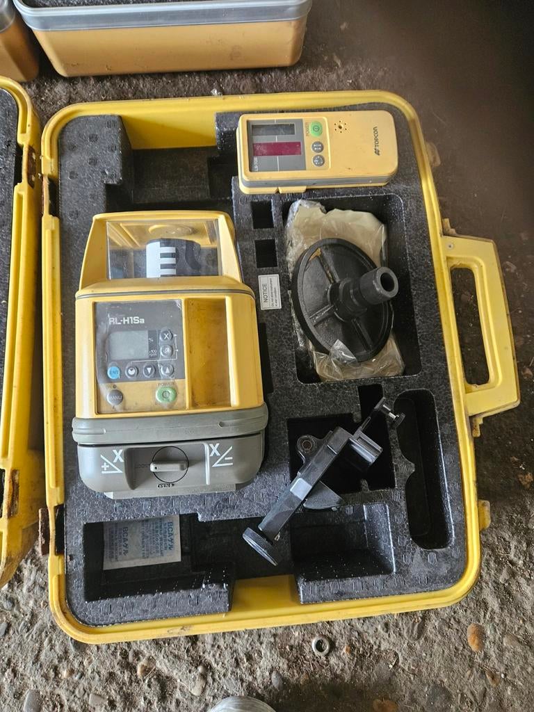 Topcon, Enlèvement