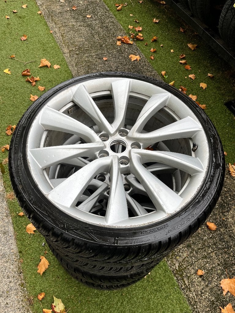 Originele 20" velg + winterbanden set Tesla model 3, Autos : Pièces & Accessoires, Pneus & Jantes, Pneus et Jantes, Pneus hiver