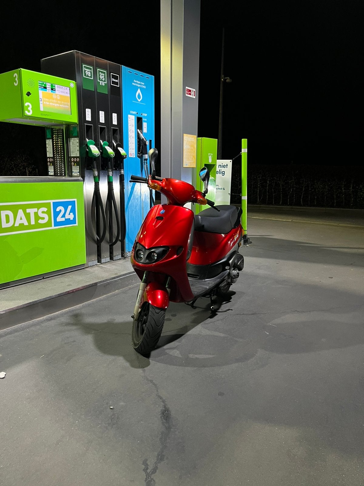 Piaggio zip fastrider (b klasse), Fietsen en Brommers, Scooters | Piaggio, Zo goed als nieuw, Zip, Klasse B (45 km/u), Tweetakt