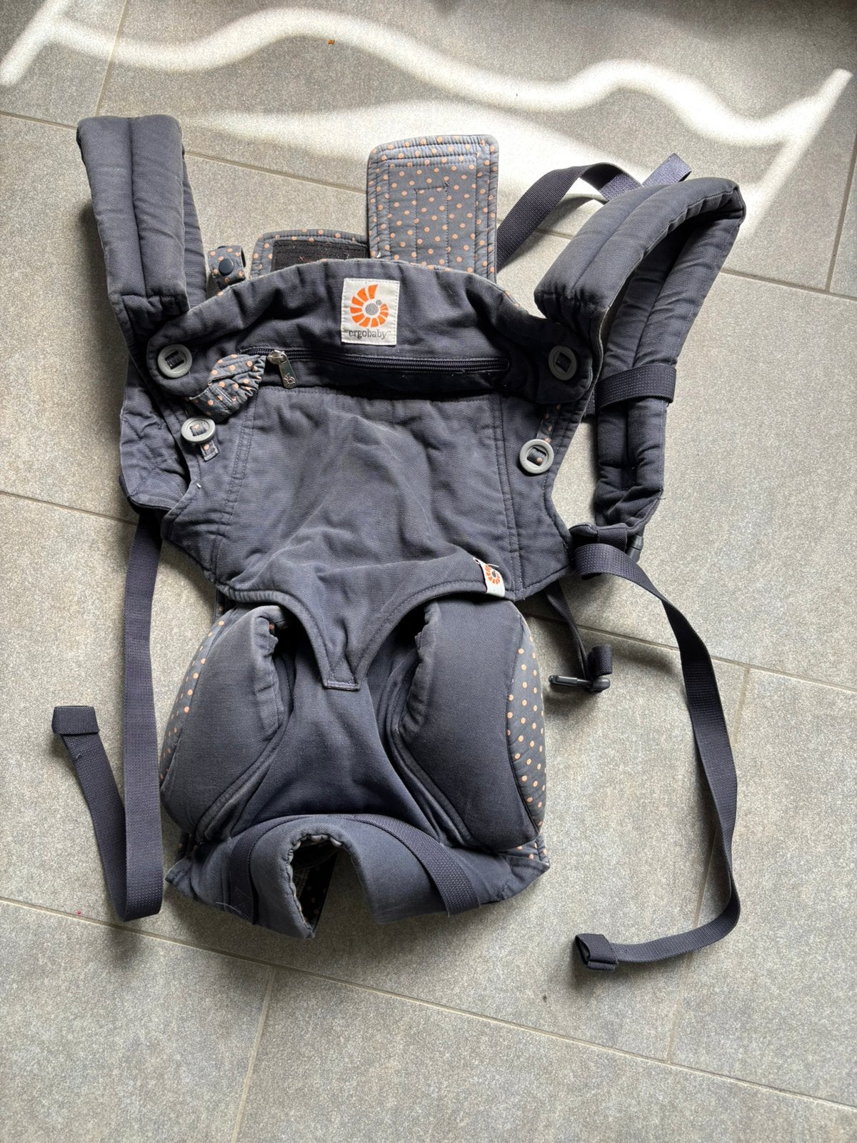 Ergobaby 360 draagzak met fleece cover, Zo goed als nieuw, Buik, Rug of Zij, Draagzak, Ophalen