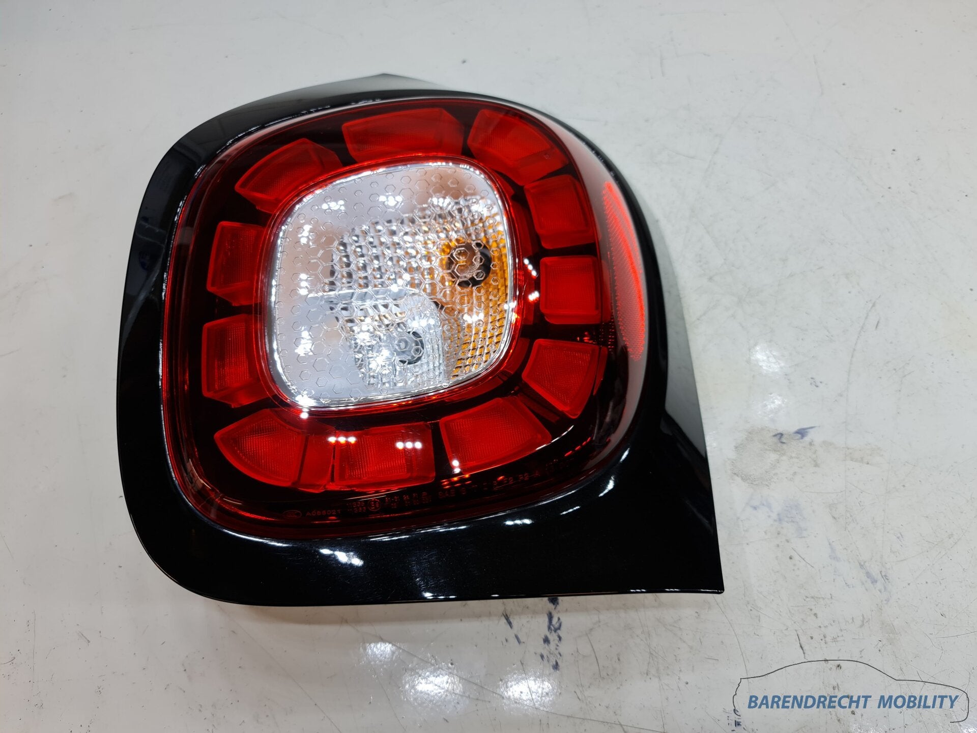 Feu arri re LED facelift Smart ForFour II 44 W453 265502003R, Mercedes-Benz AG, Utilisé, Mercedesstrasse 120
70372  Stuttgart, DE