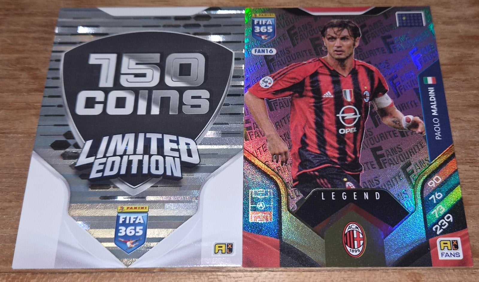 Panini 365 Adrenalyn XL Legend-kaart + 150 munten, Verzenden, Nieuw, Overige typen