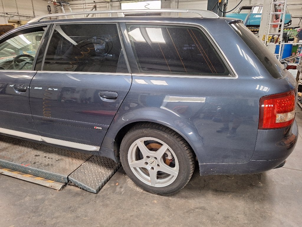 Audi A6 2500tdi Quattro S line, Auto's, 2496 cc, Blauw, Leder, Bedrijf
