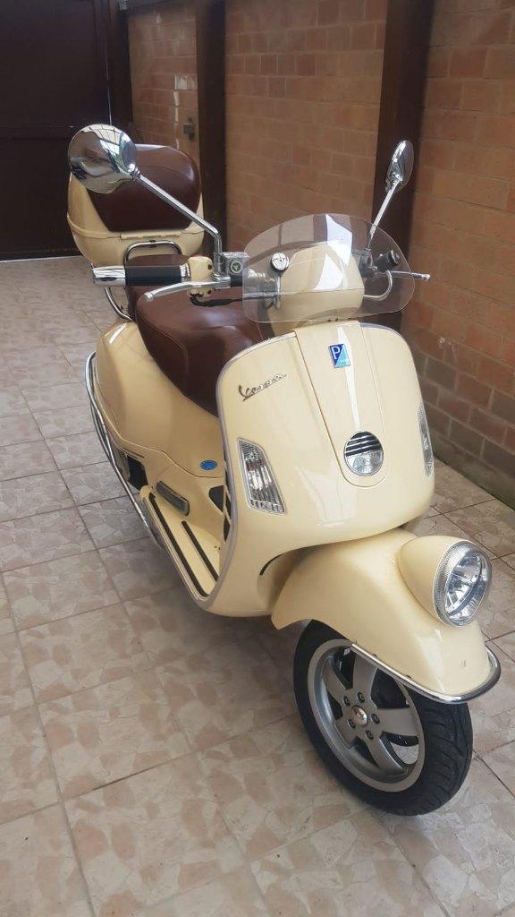 Vespa GTV 250 ie, Vélos & Vélomoteurs, Autres modèles, Comme neuf, Enlèvement, 249 cm³