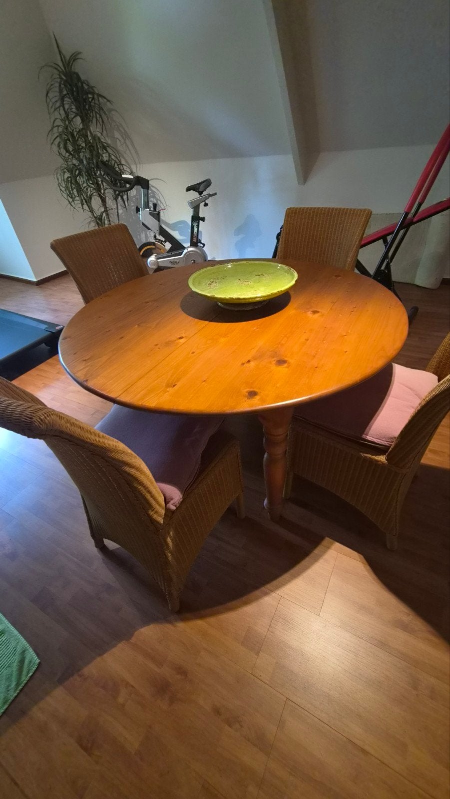 Eettafel met 4 stoelen, Ophalen