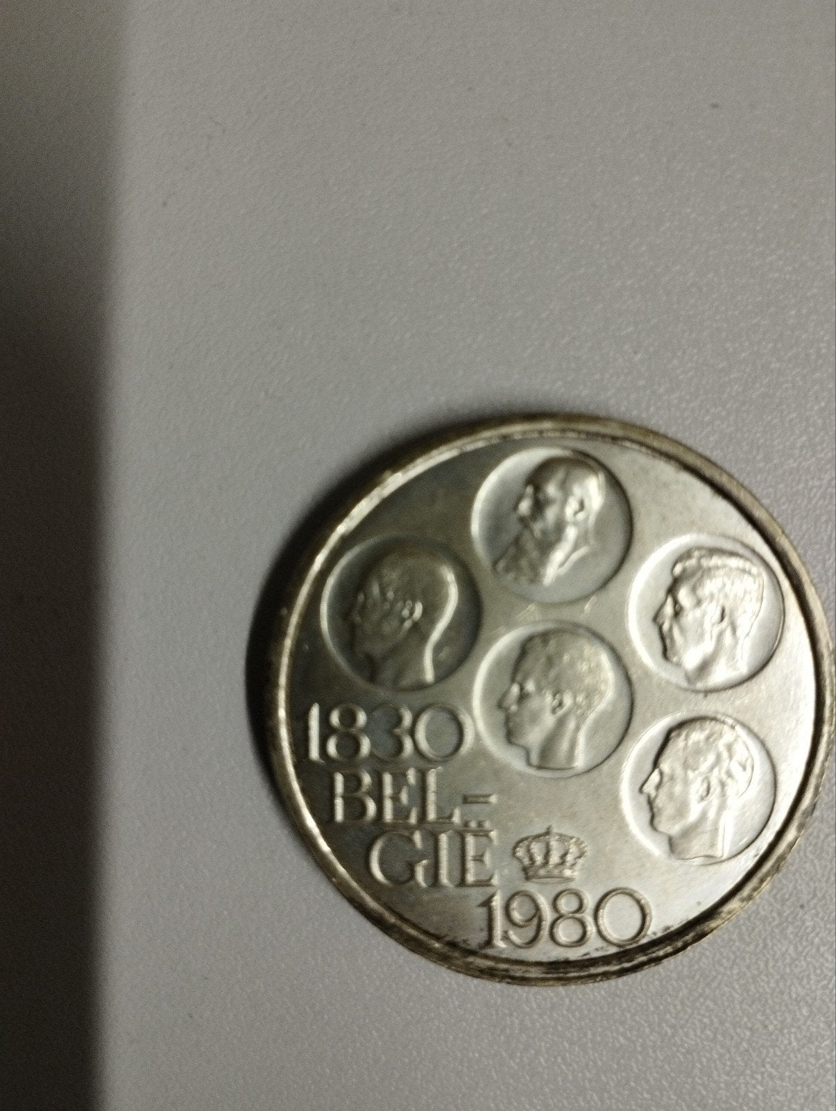 een herdenking munt over de 5 koningen van België kleur zilv, Ophalen, Zilver, Zilver