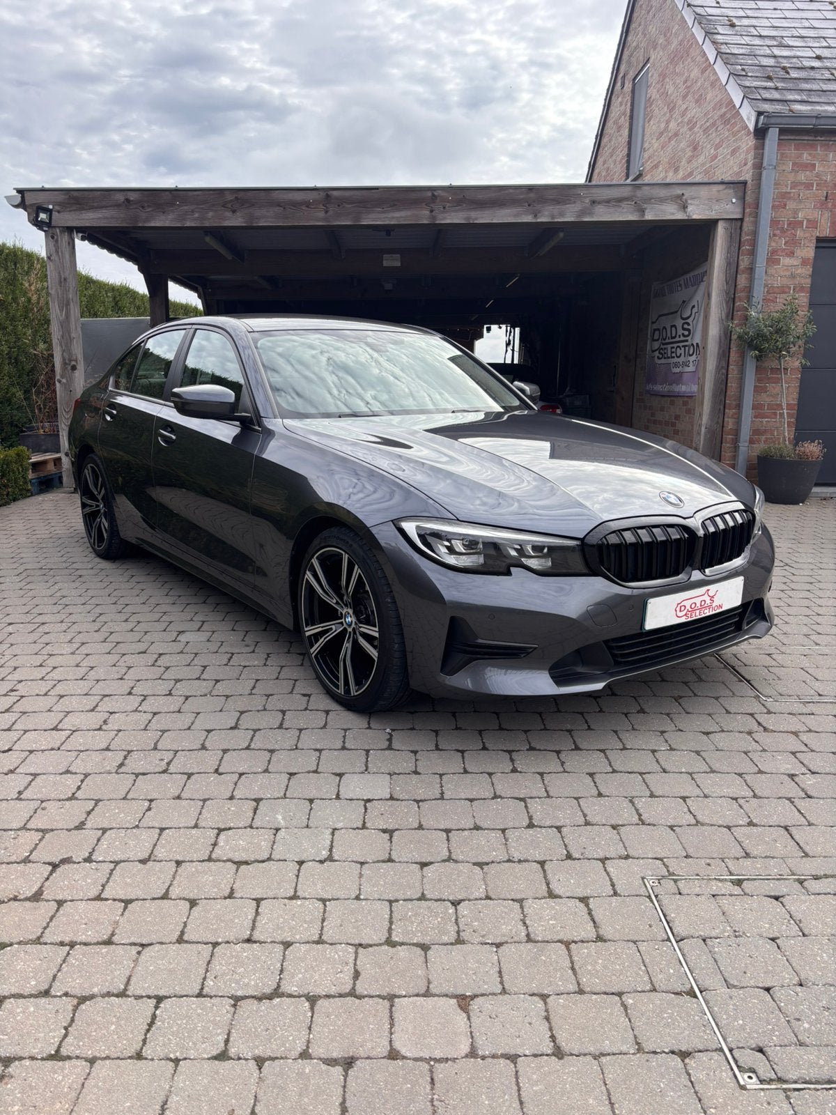 Bmw 318 D boite auto. Cuir,Gps, clim auto trois zones,pdc…, Achterwielaandrijving, 1995 cc, 4 cilinders, Navigatiesysteem