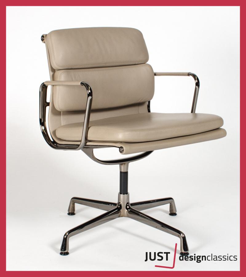Vitra ea208 Dubbelzijdig Leder Smoked Chrome Limited Edition, Huis en Inrichting, Stoelen, Ophalen, Zo goed als nieuw