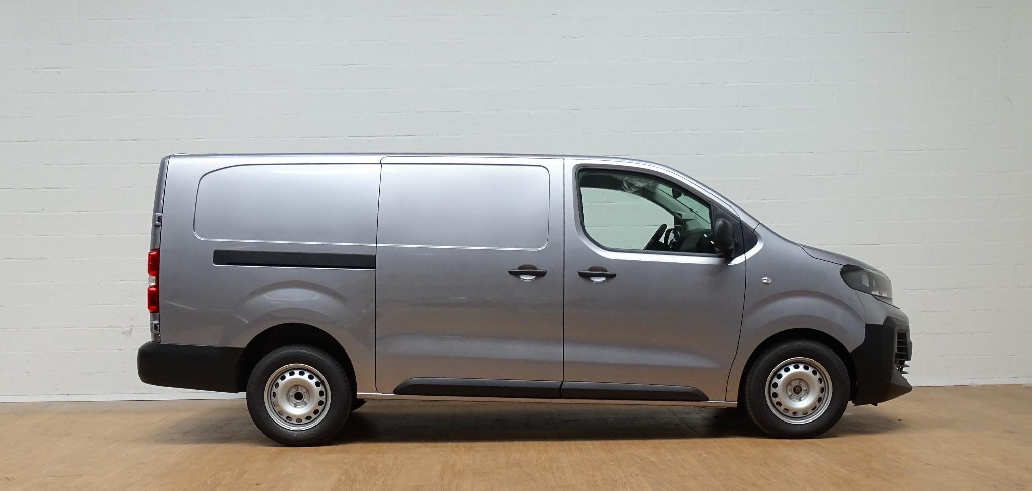 Opel Vivaro 2.0 BlueHDi L3H1 Verwacht, 4 portes, Entreprise, 3 places, Boîte manuelle
