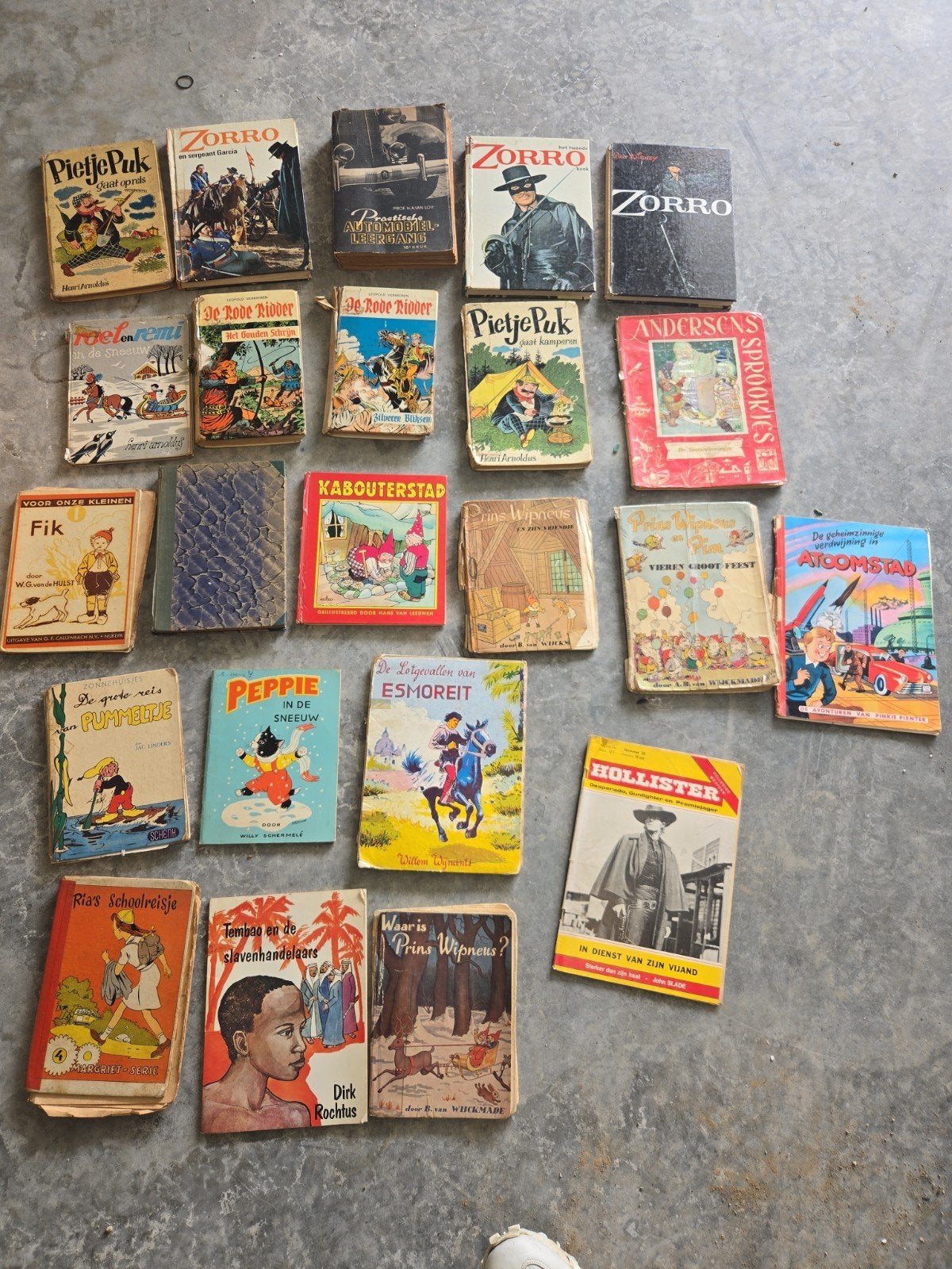 Oud kinderboeken lot - Pietje Puk, Prins Wipneus, De Rode Ri, Ophalen