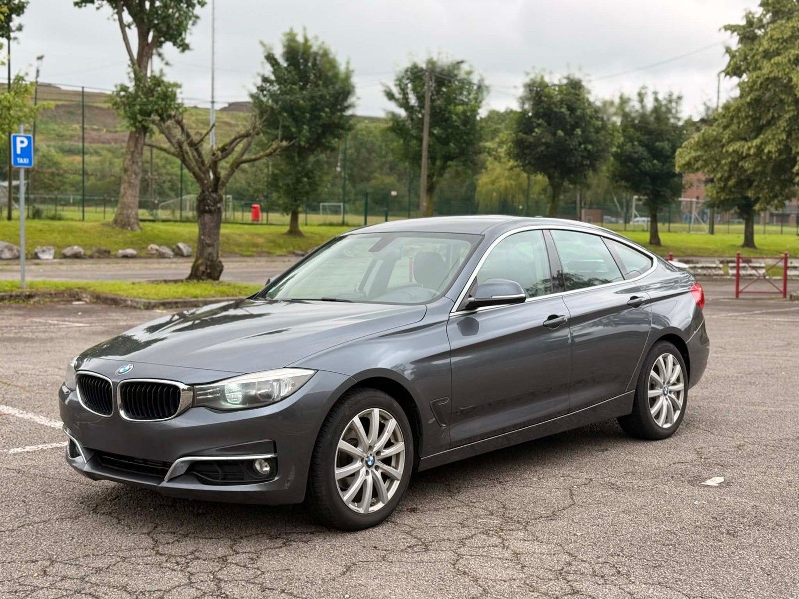 Bmw 320d GT 2014, Auto's, Euro 5, Particulier, Zilver of Grijs, Te koop