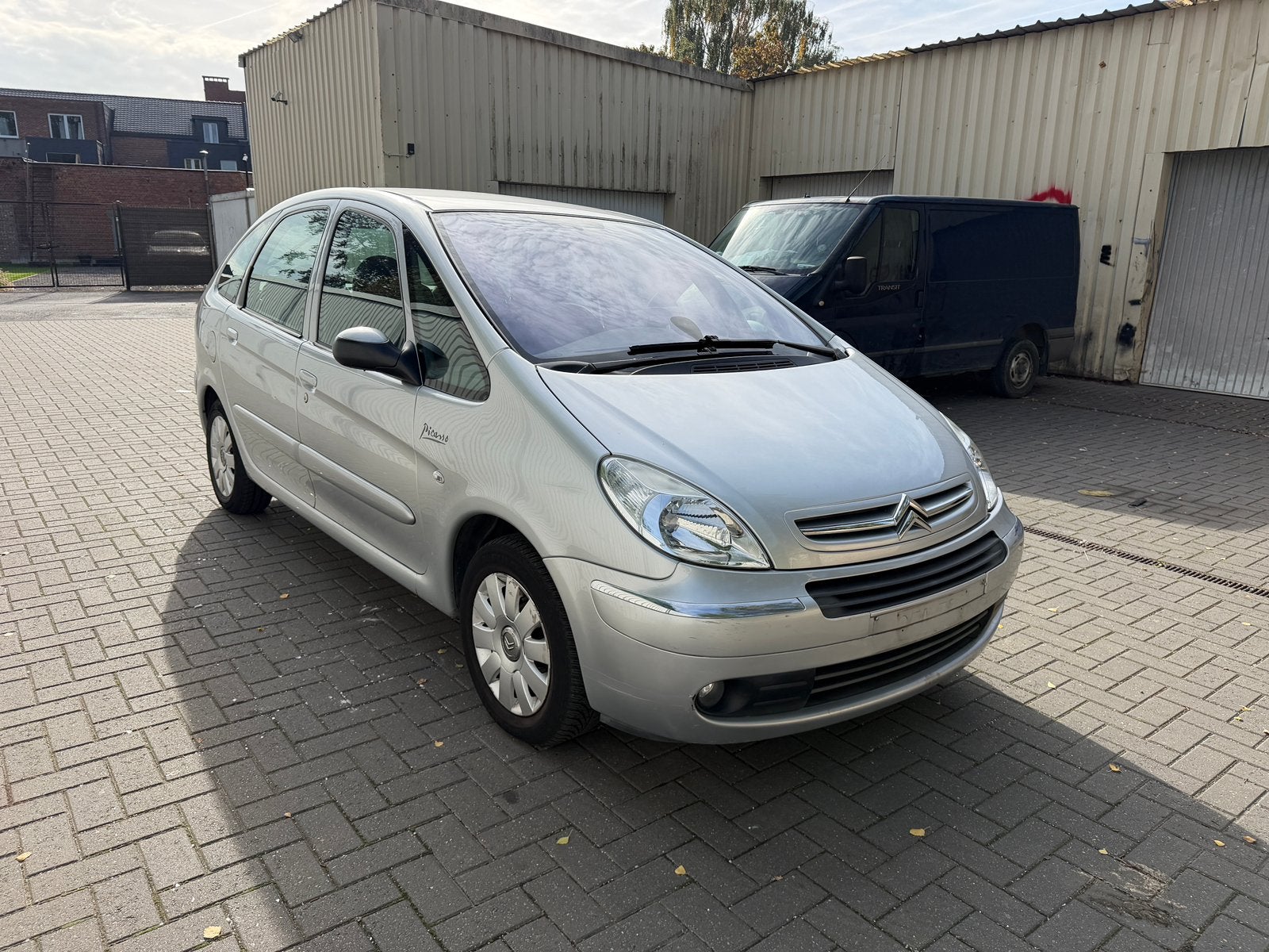 Citroen C4 Picasso, essence, sensor parking, cruise control, Argent ou Gris, Achat, Boîte manuelle, Entretenue par le concessionnaire