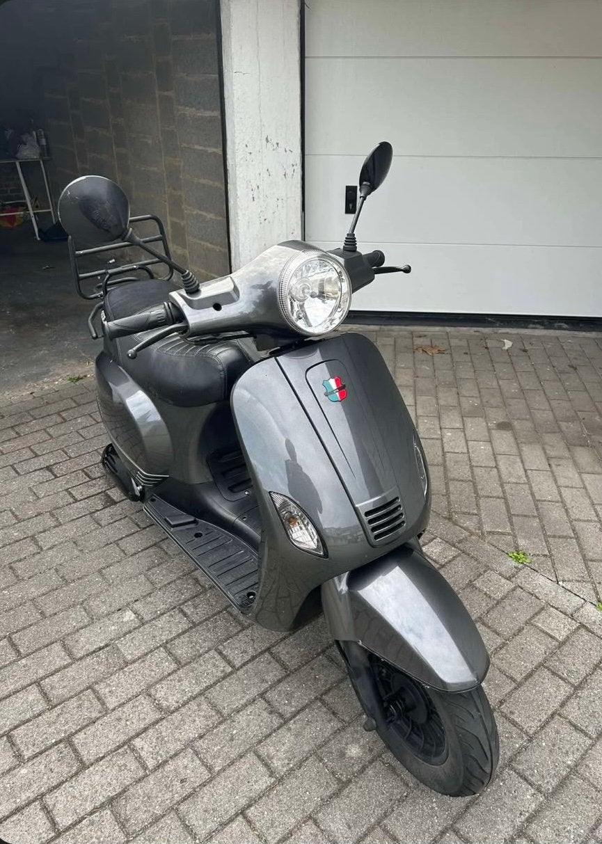 GTS Toscana Pure Euro 5 A klasse, Fietsen en Brommers, Overige merken, Ophalen of Verzenden, Zo goed als nieuw, Benzine