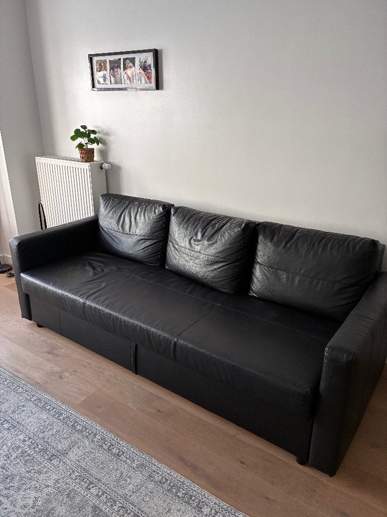 Canapé-lit en cuir en parfait état, Trois personnes, 100 à 125 cm, 200 à 250 cm, Banc droit