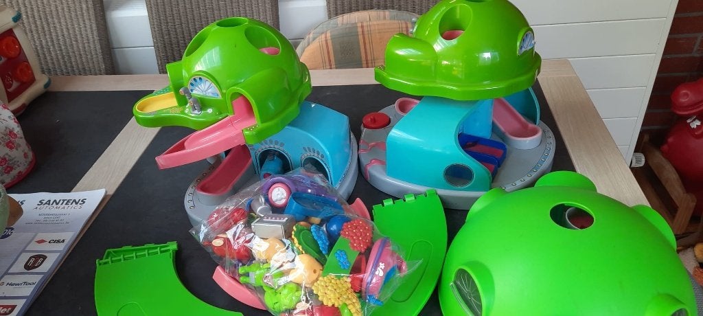 Teletubbie-eiland, Enlèvement