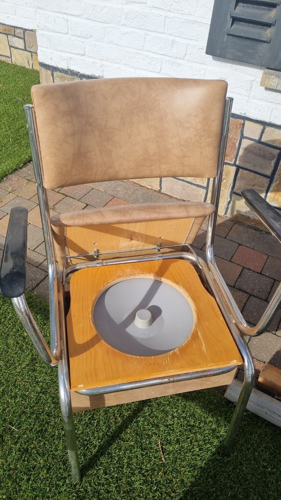 Chaise pot, Enlèvement
