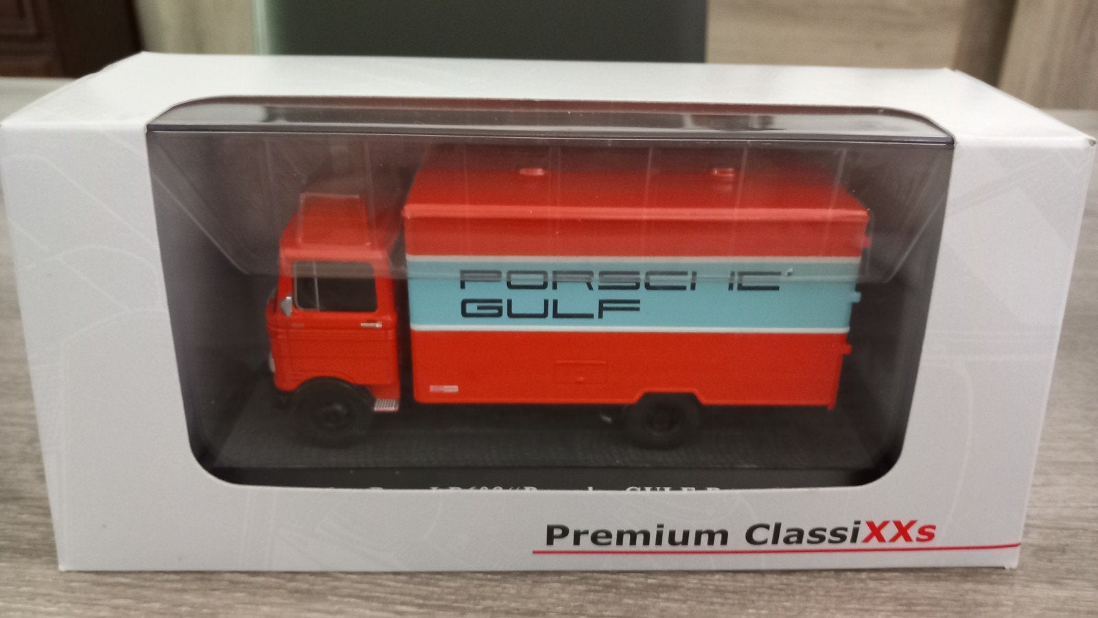 Premium ClassiXXs Mercedes B LP608 Porsche Gulf Renndienst, Enlèvement, Neuf, Bus ou Camion