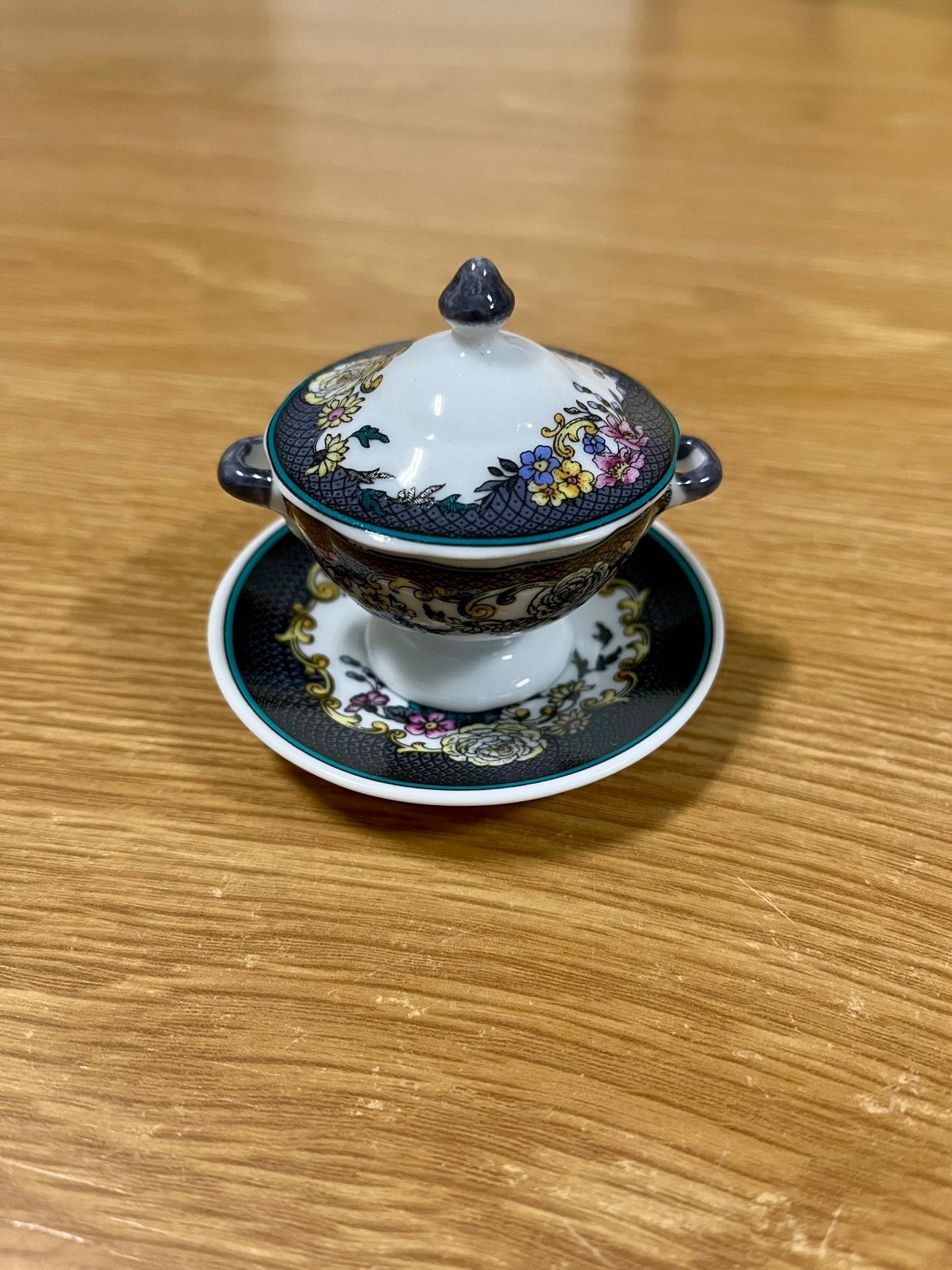 Soupière miniature porcelaine Porcelain Art, Antiquités & Art, Enlèvement