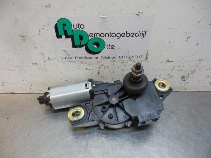 Moteur essuie-glace arrière d'un Volkswagen Caddy (Caddy 04, Volkswagen, -, 3 mois de garantie, Utilisé