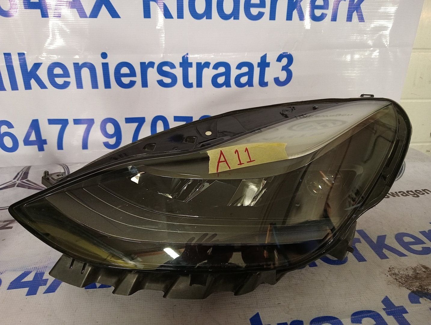 TESLA MODEL 3 Koplampen links met artikelnummer 1077372-00, -, Utilisé, Autres marques automobiles, -