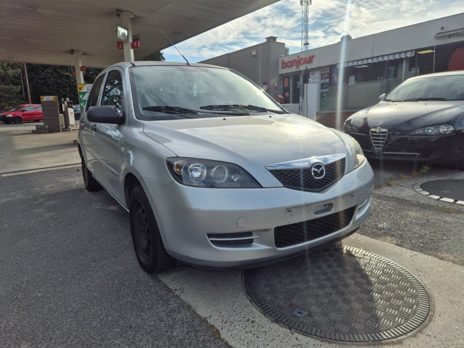 mazda 2 essence en demande d immatriculation, Autos, Mazda, Argent ou Gris, Achat, 1298 cm³, Entreprise